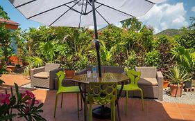 Papaya Inn